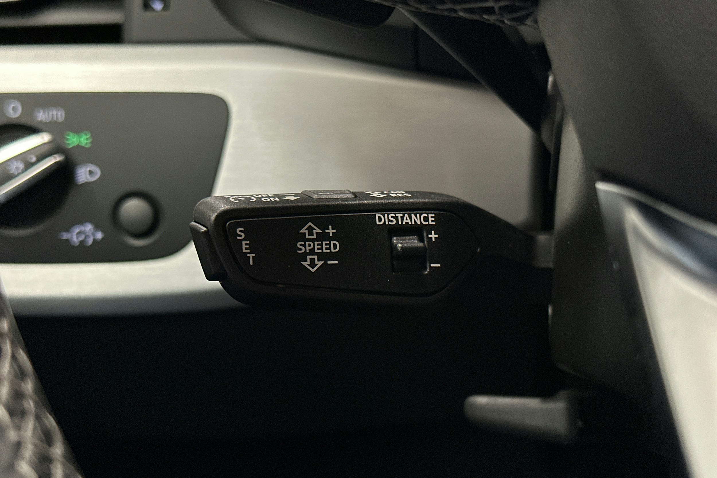 valkoinen Audi A4 2023 kuva 25.