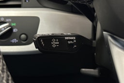 valkoinen Audi A4 2023 kuva 25.