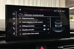 valkoinen Audi A4 2023 kuva 29.