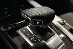 valkoinen Audi A4 2023 kuva 33.