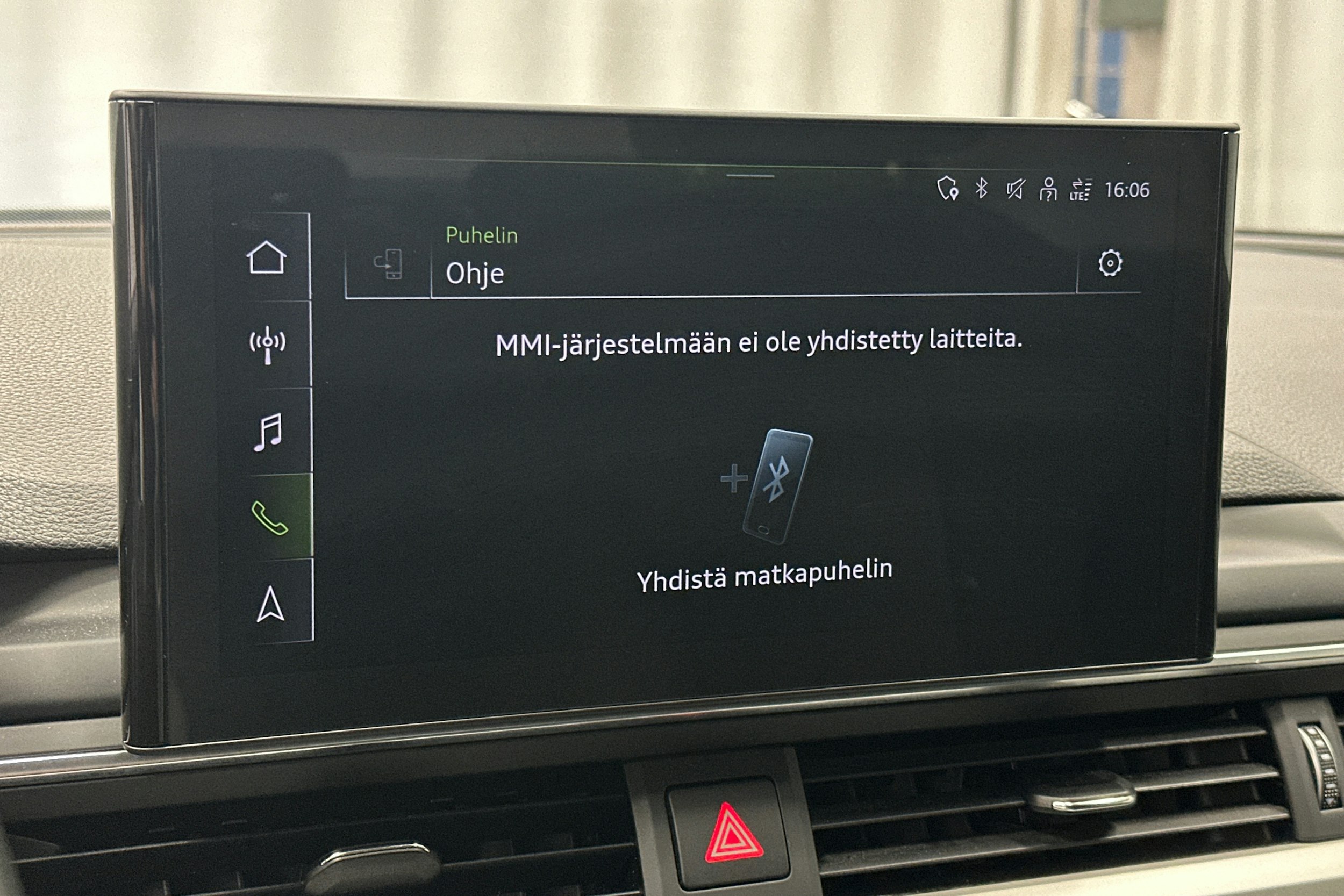 musta Audi A4 2023 kuva 21.