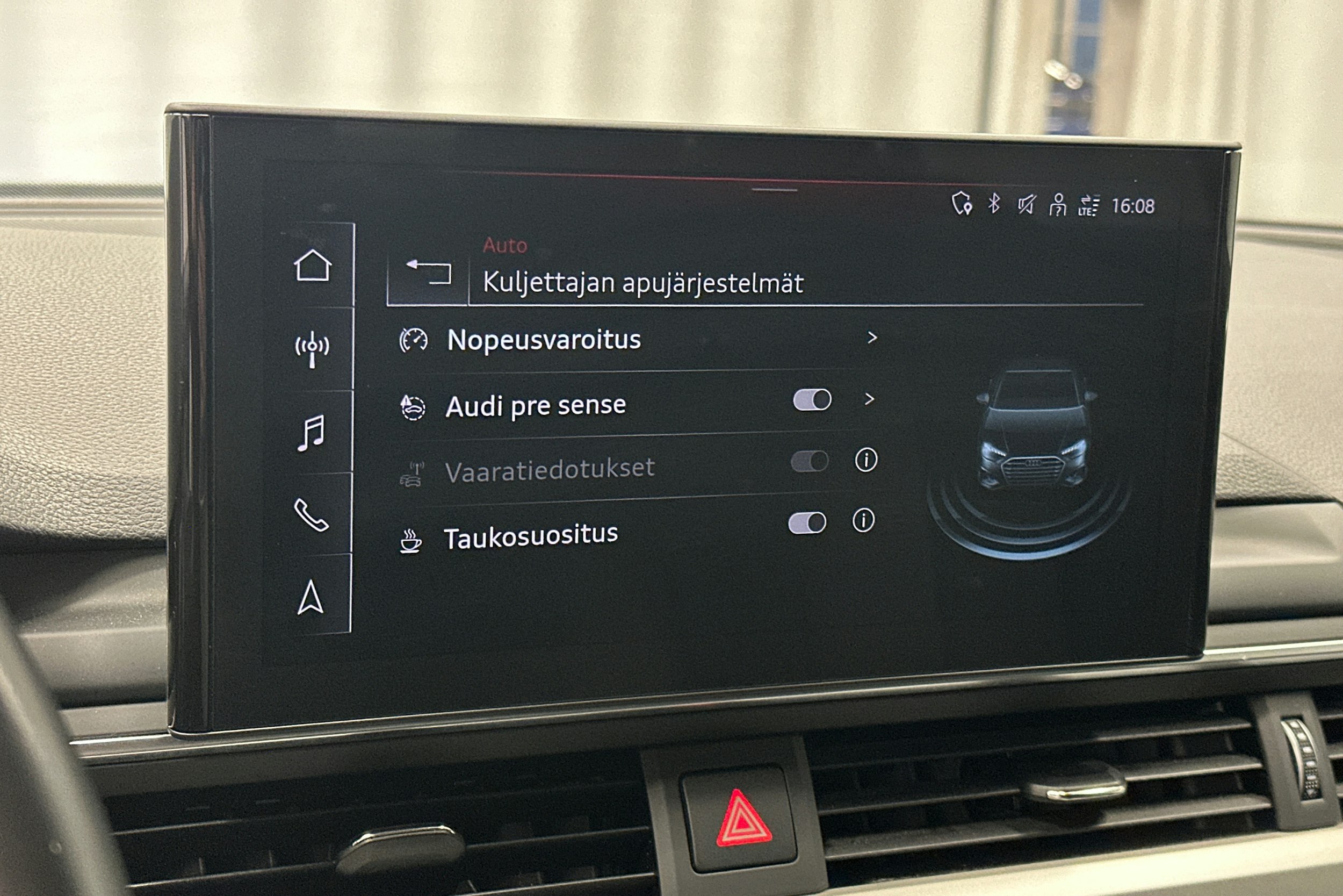 musta Audi A4 2023 kuva 25.