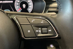 sininen Audi A4 2023 kuva 18.