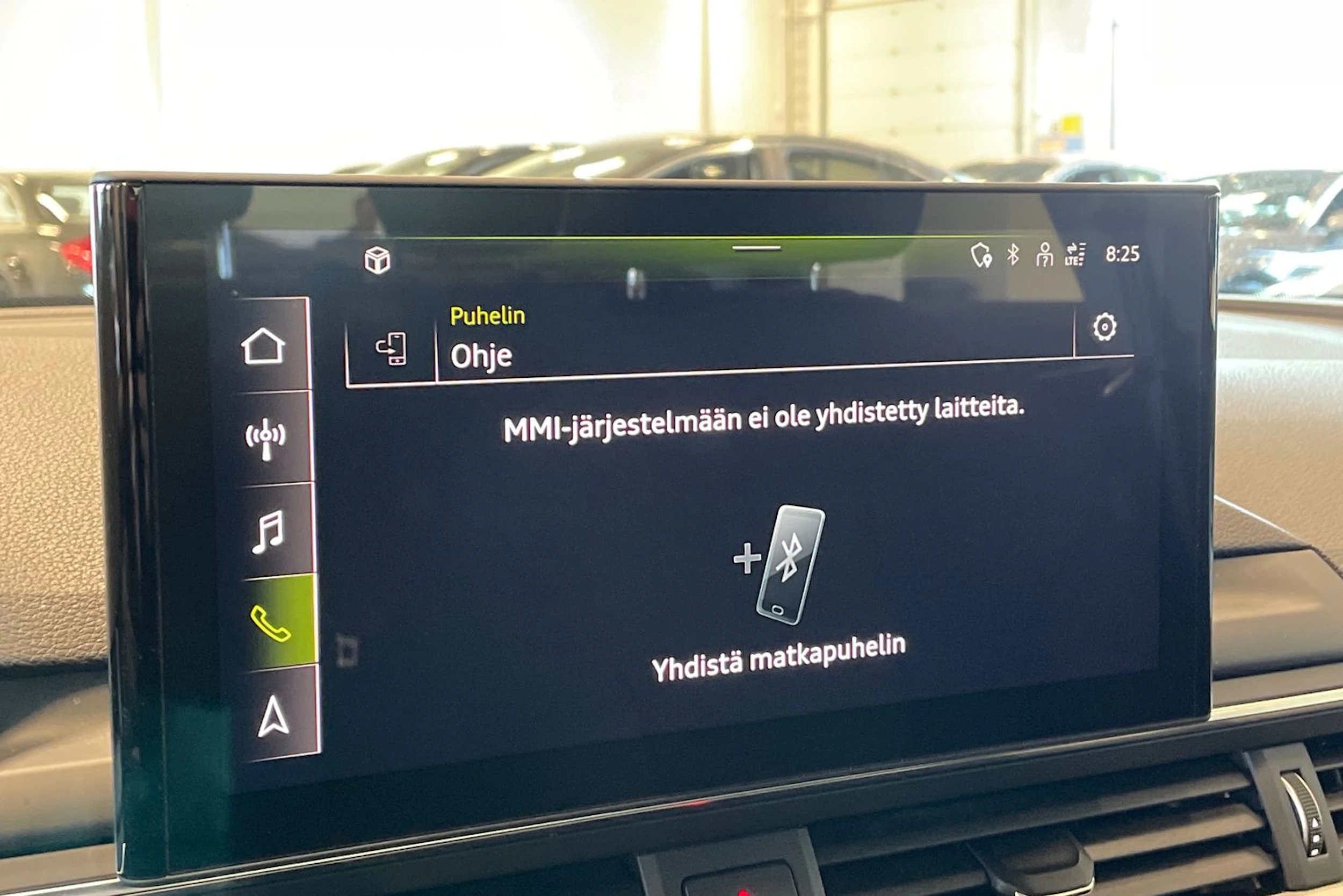 sininen Audi A4 2023 kuva 29.