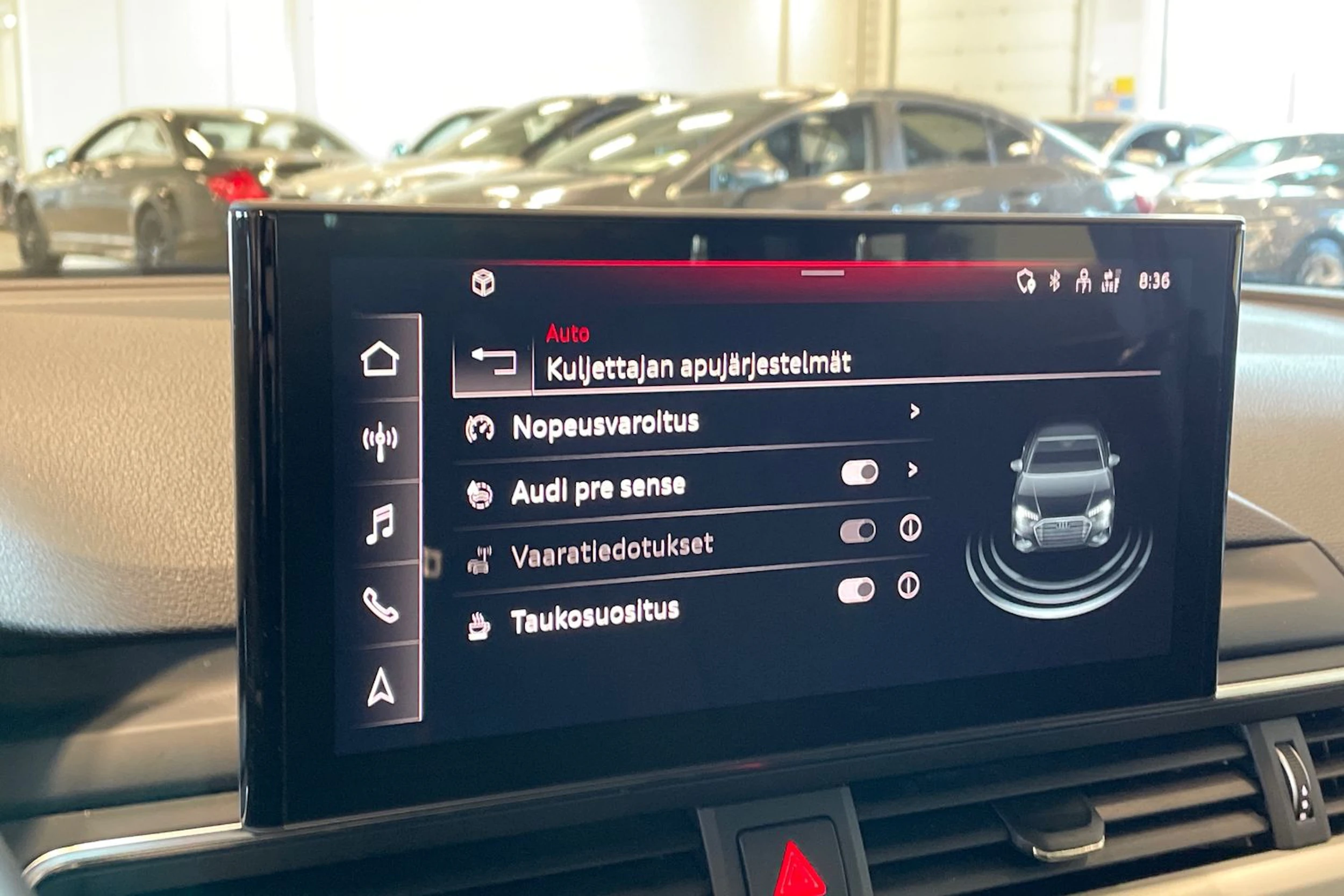 sininen Audi A4 2023 kuva 32.