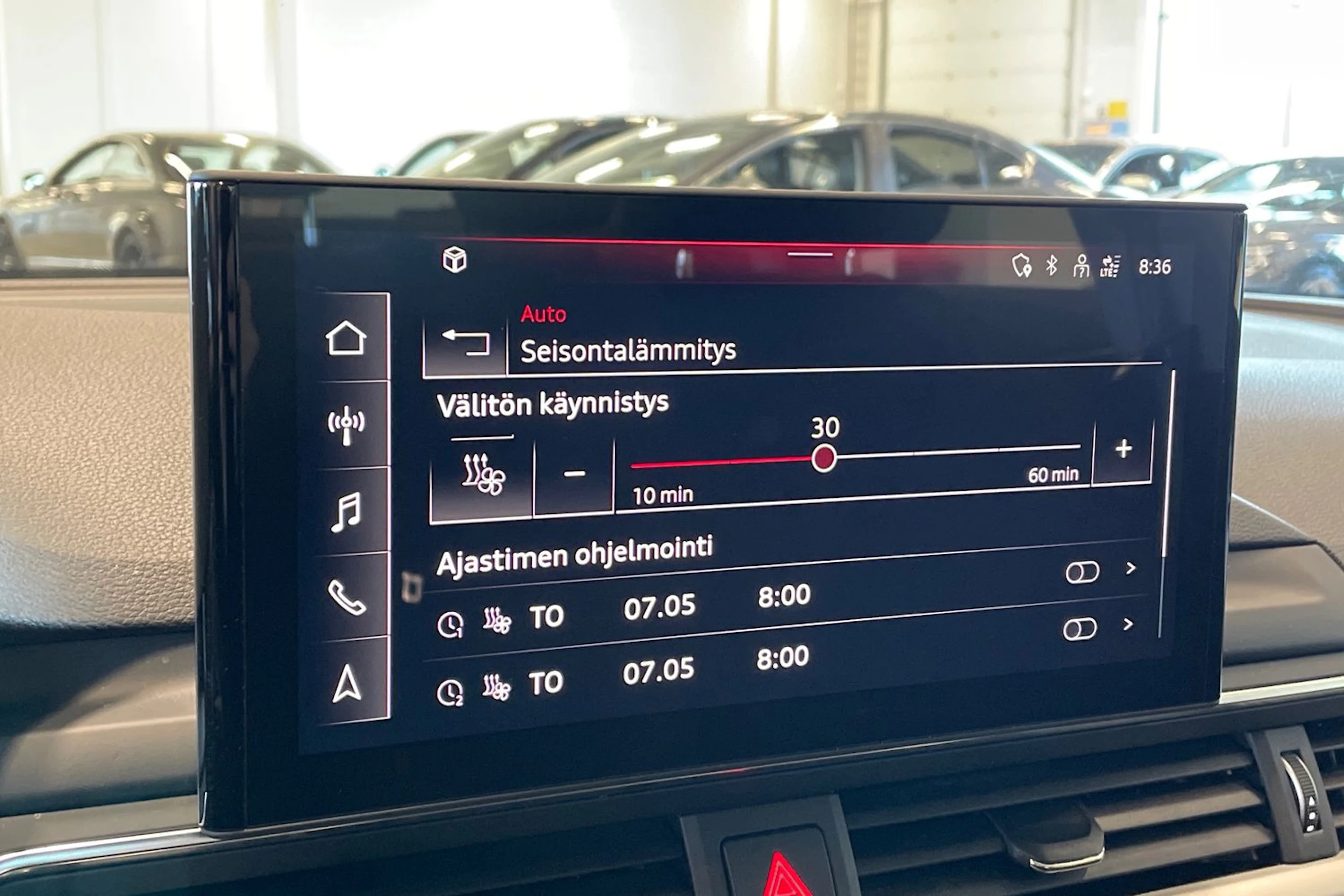 sininen Audi A4 2023 kuva 34.