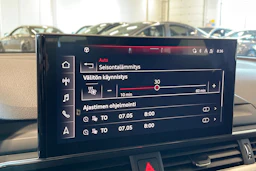 sininen Audi A4 2023 kuva 34.