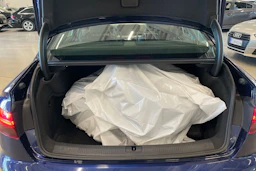 sininen Audi A4 2023 kuva 42.
