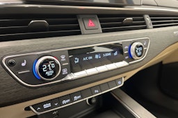 musta Audi A4 2023 kuva 15.