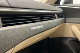 musta Audi A4 2023 kuva 16.