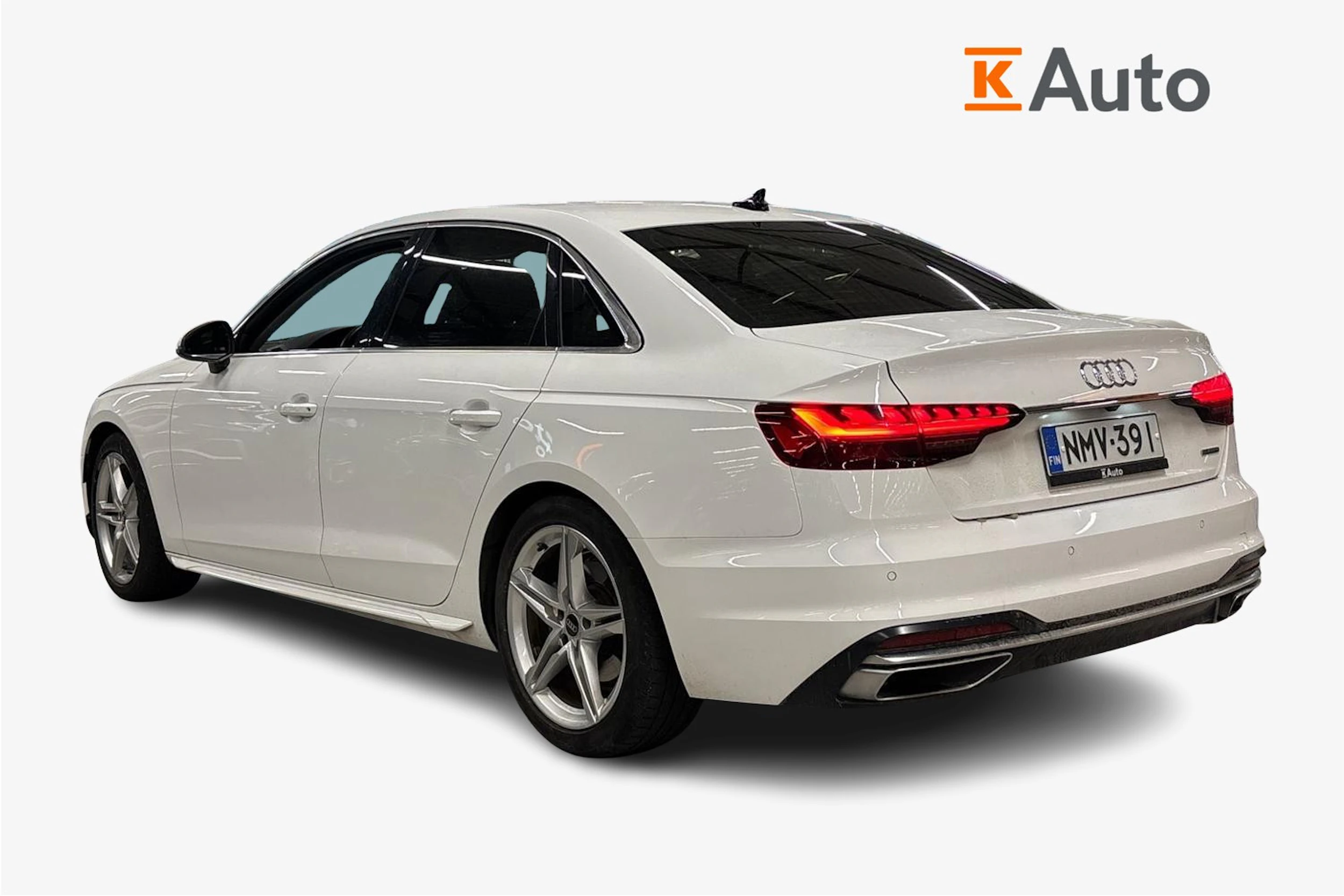 valkoinen Audi A4 2023 kuva 2.
