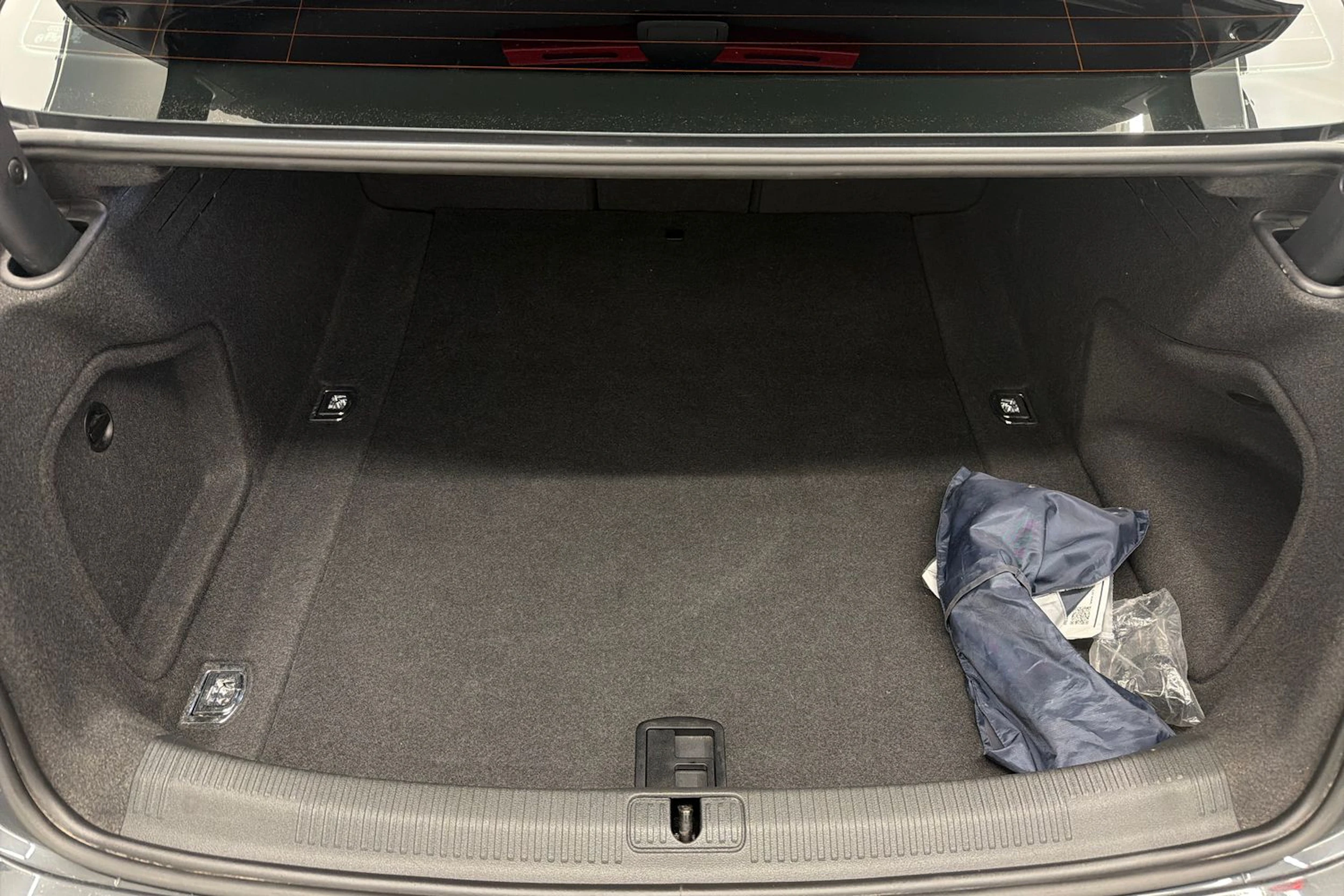 met. harmaa Audi A4 2023 kuva 13.