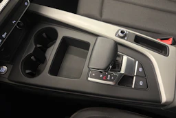 met. harmaa Audi A4 2023 kuva 21.