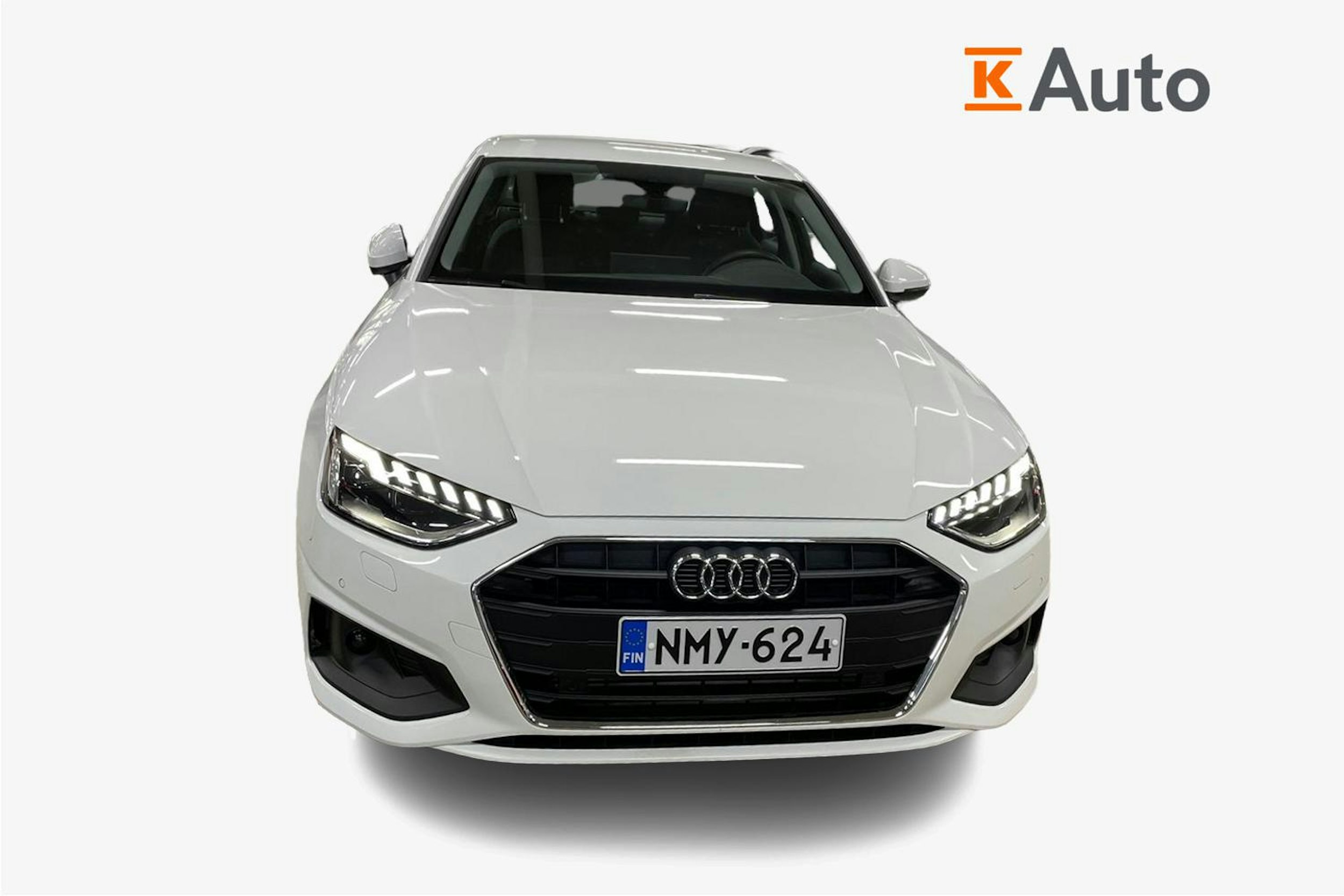 Valkoinen Audi A4 2023 kuva 5.