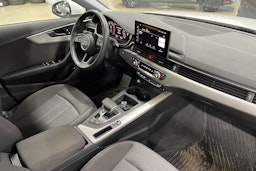 Valkoinen Audi A4 2023 kuva 15.