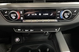 Valkoinen Audi A4 2023 kuva 23.