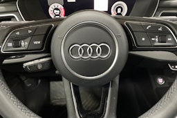 Valkoinen Audi A4 2023 kuva 24.