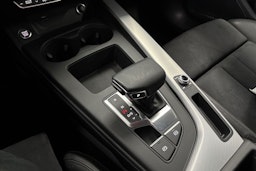 Valkoinen Audi A4 2023 kuva 27.