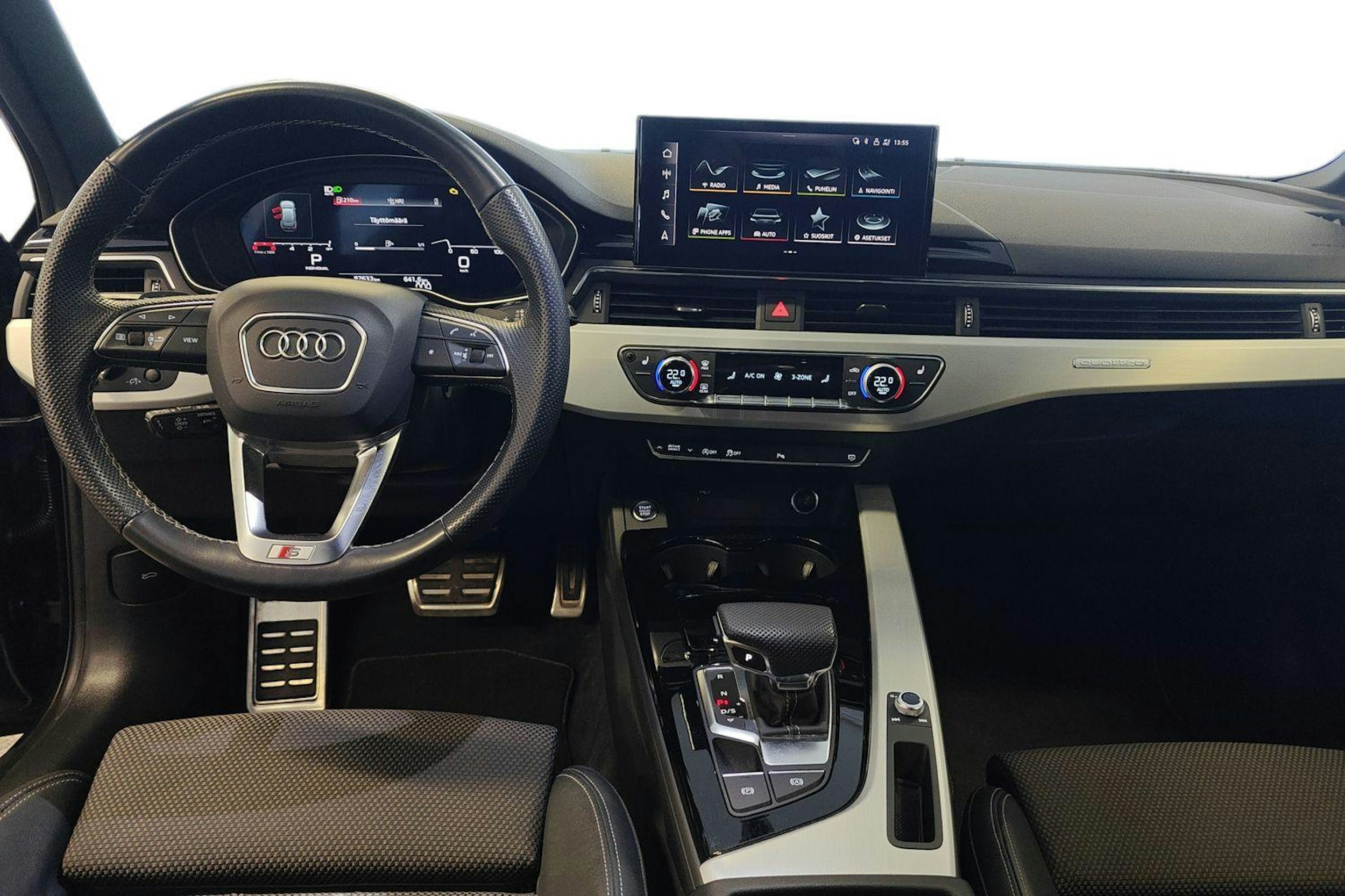 musta Audi A4 2023 kuva 9.