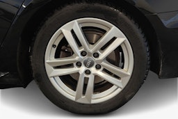 musta Audi A4 2023 kuva 11.