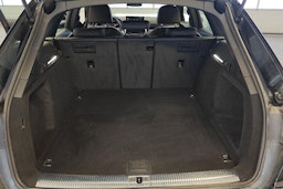 musta Audi A4 2023 kuva 14.