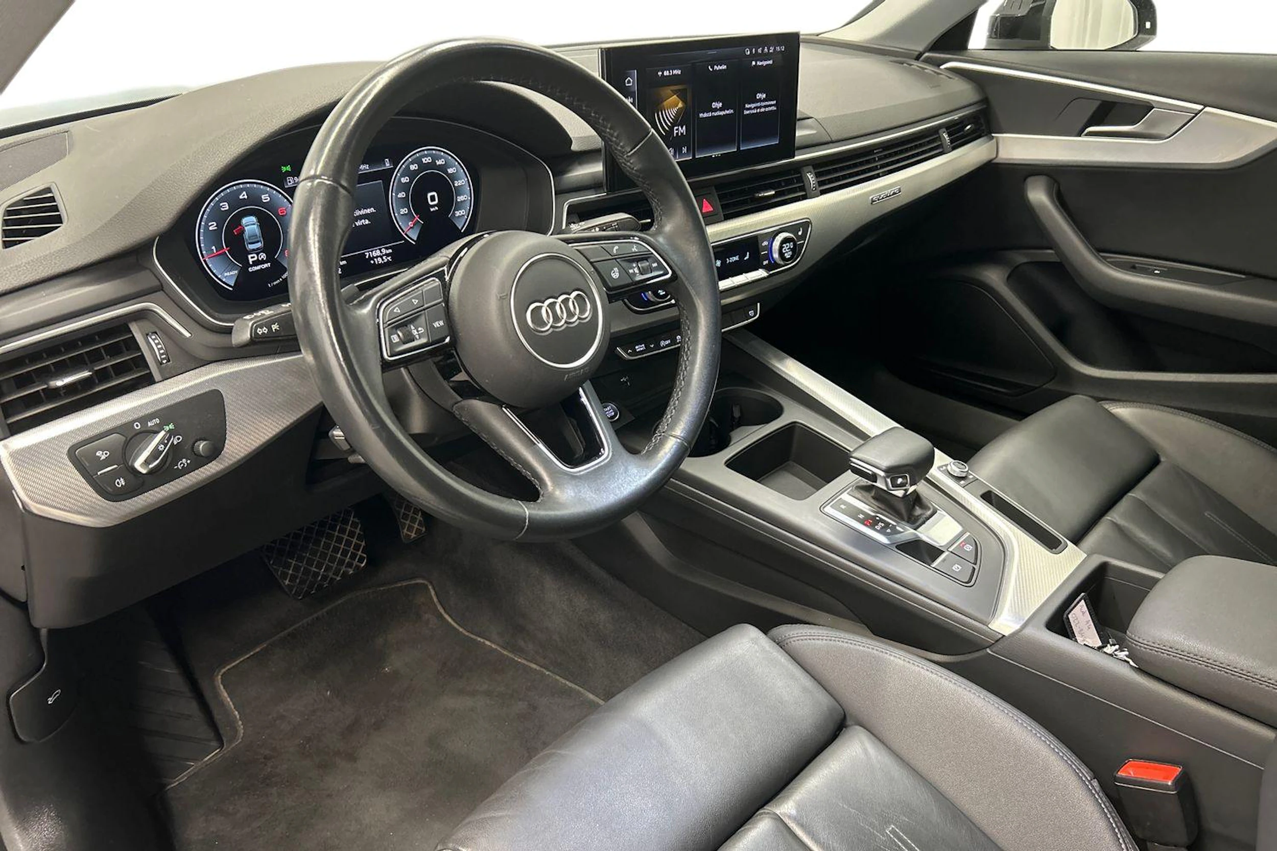 musta Audi A4 2023 kuva 6.