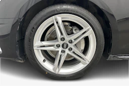 musta Audi A4 2023 kuva 9.