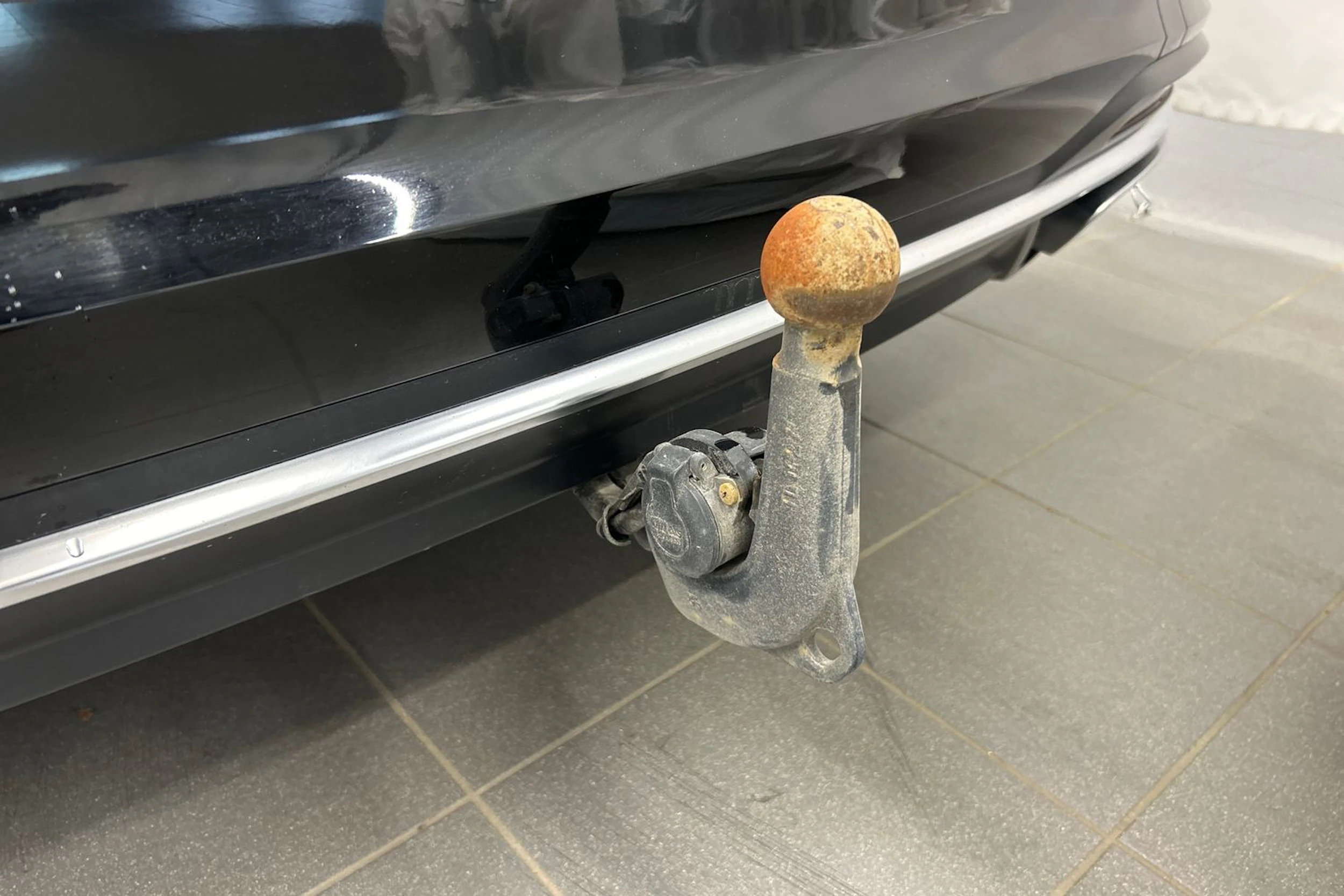 musta Audi A4 2023 kuva 13.