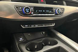 musta Audi A4 2023 kuva 22.