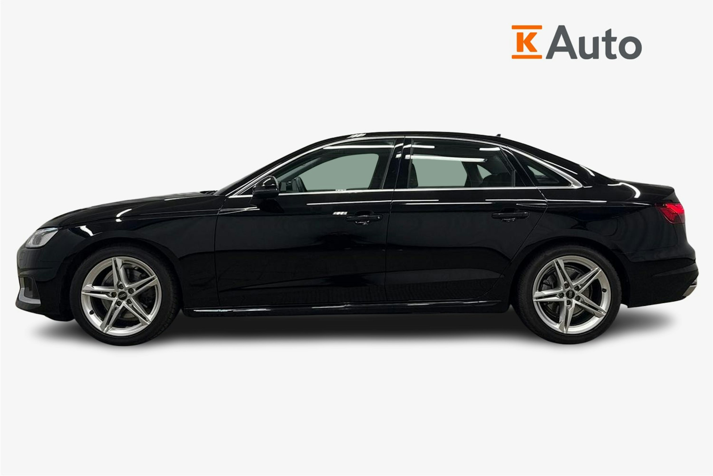 musta Audi A4 2023 kuva 6.