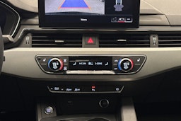 musta Audi A4 2023 kuva 22.