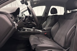 musta Audi A4 2023 kuva 24.