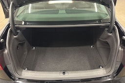 musta Audi A4 2023 kuva 25.