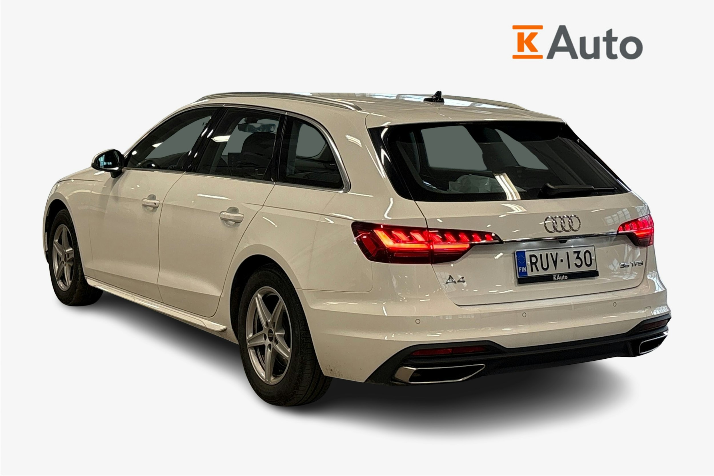 valkoinen Audi A4 2023 kuva 2.