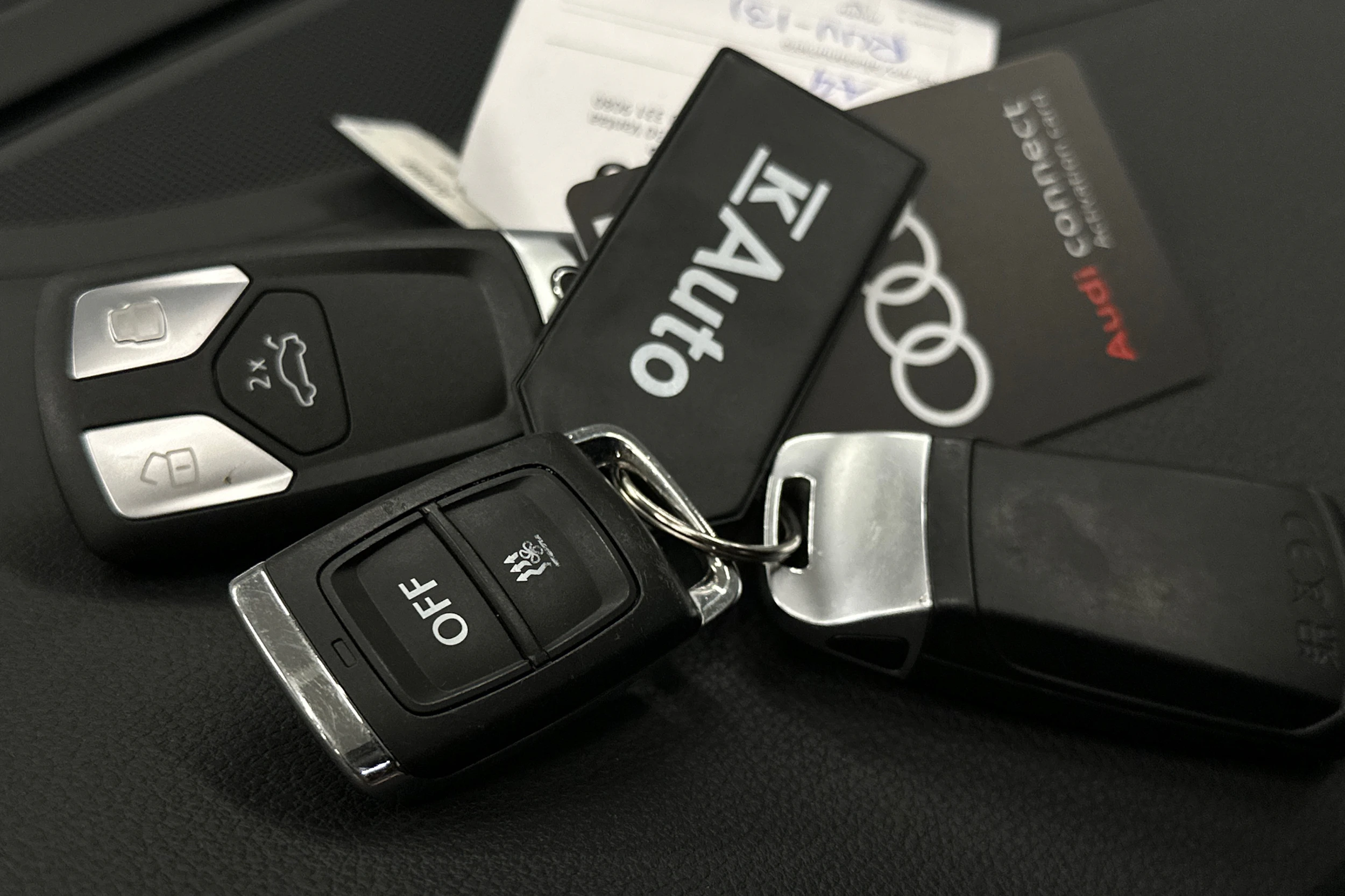 valkoinen Audi A4 2023 kuva 33.