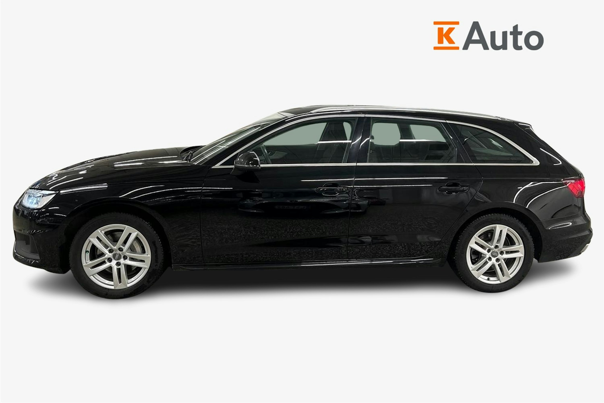 Musta Audi A4 2023 kuva 5.