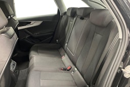 Musta Audi A4 2023 kuva 8.