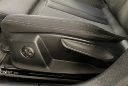 Musta Audi A4 2023 kuva 12.