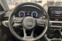 Musta Audi A4 2023 kuva 13.