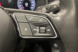 Musta Audi A4 2023 kuva 14.