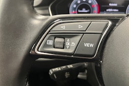 Musta Audi A4 2023 kuva 15.