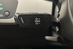 Musta Audi A4 2023 kuva 16.