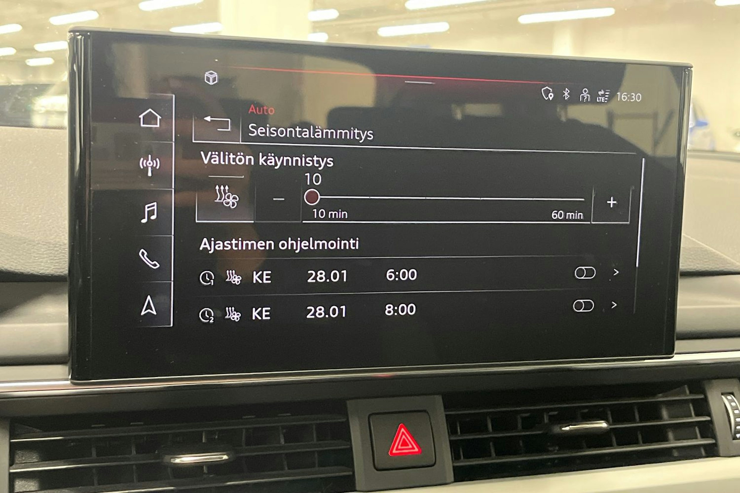 Musta Audi A4 2023 kuva 20.