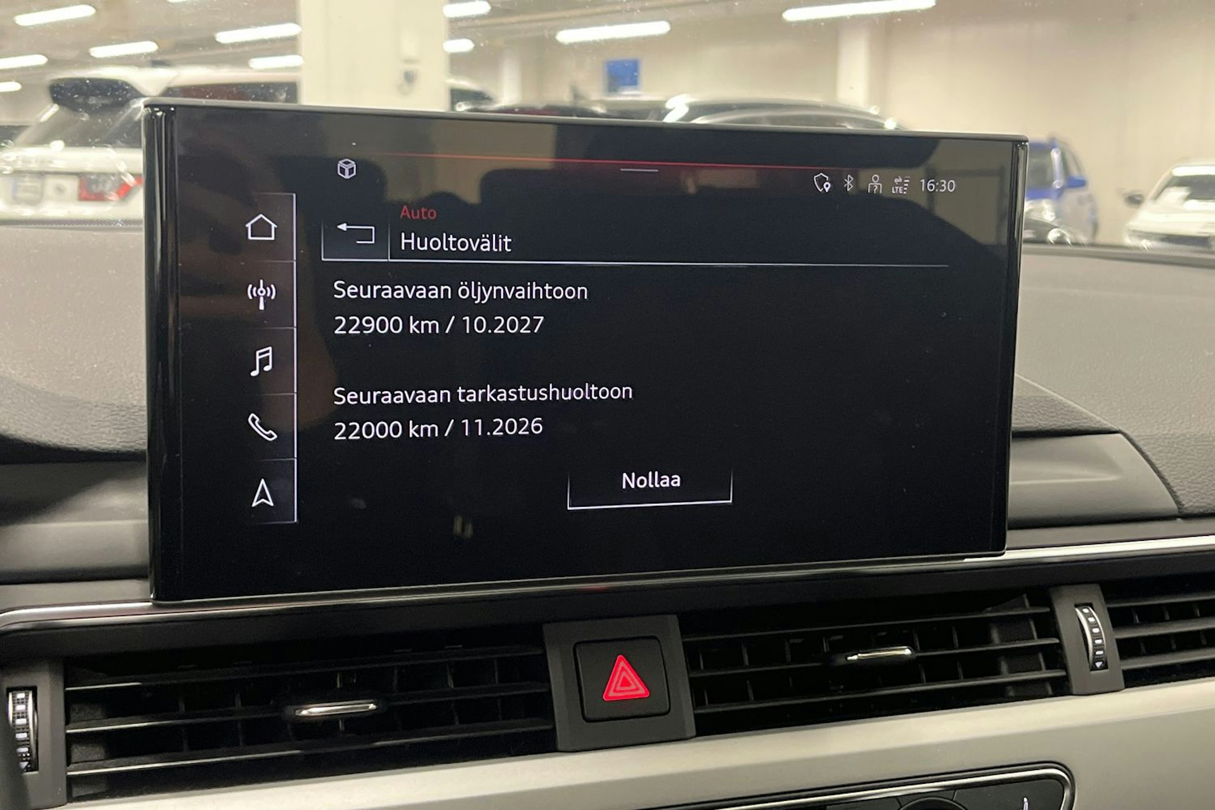 Musta Audi A4 2023 kuva 21.