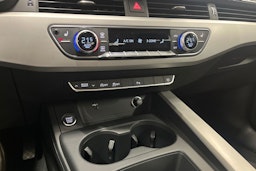 Musta Audi A4 2023 kuva 22.