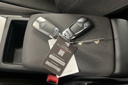 Musta Audi A4 2023 kuva 24.