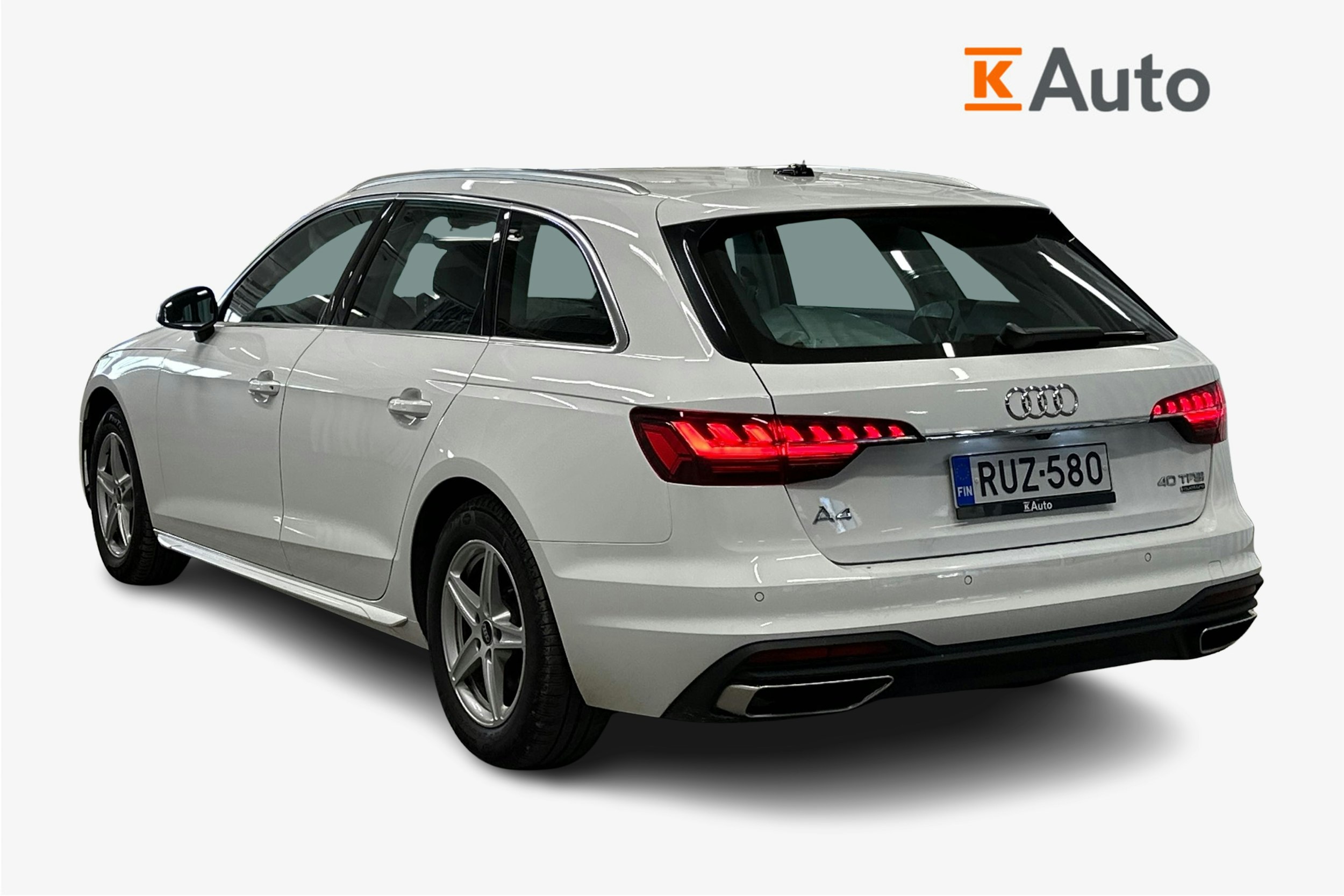 valkoinen Audi A4 2023 kuva 2.