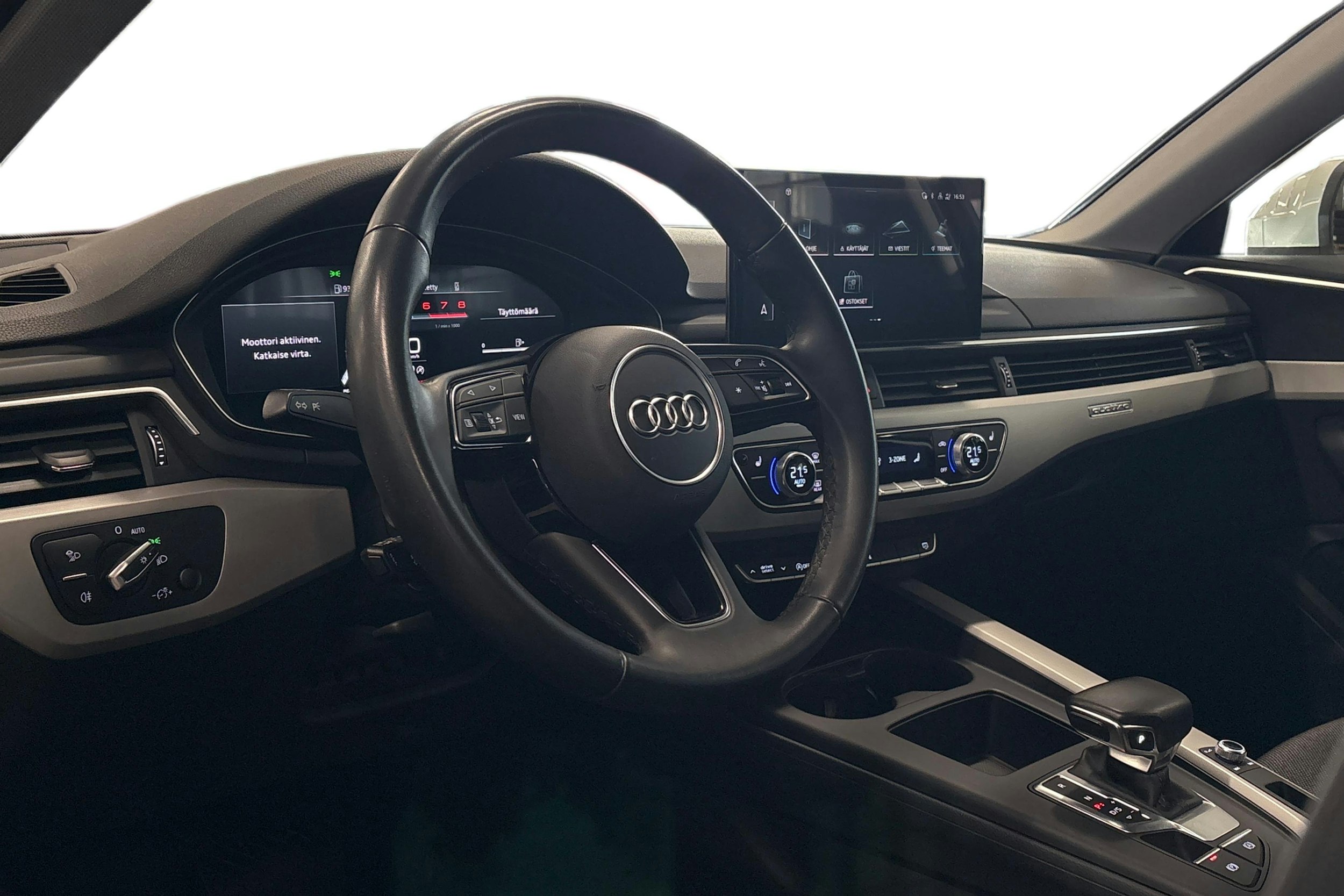 valkoinen Audi A4 2023 kuva 10.