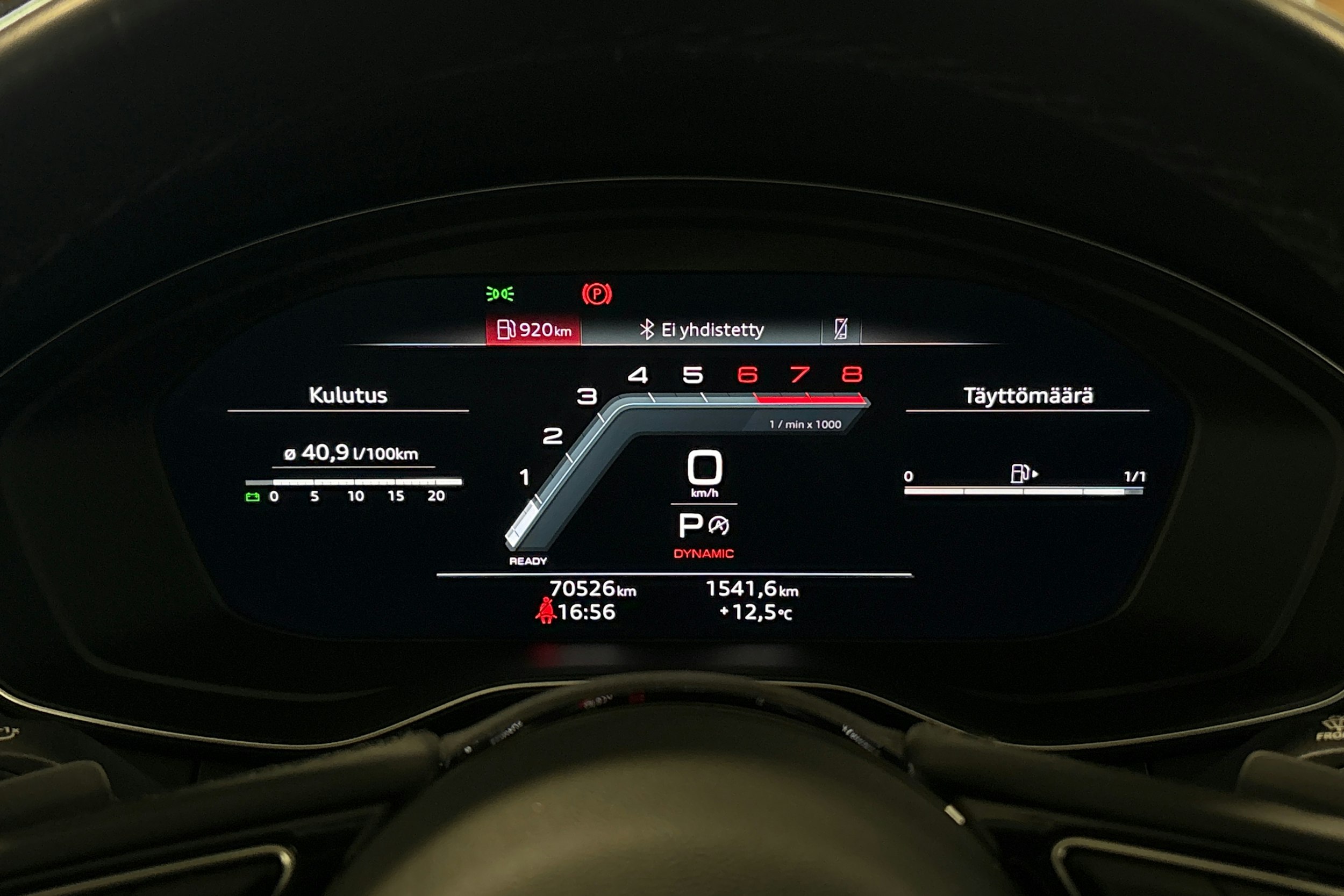 valkoinen Audi A4 2023 kuva 22.