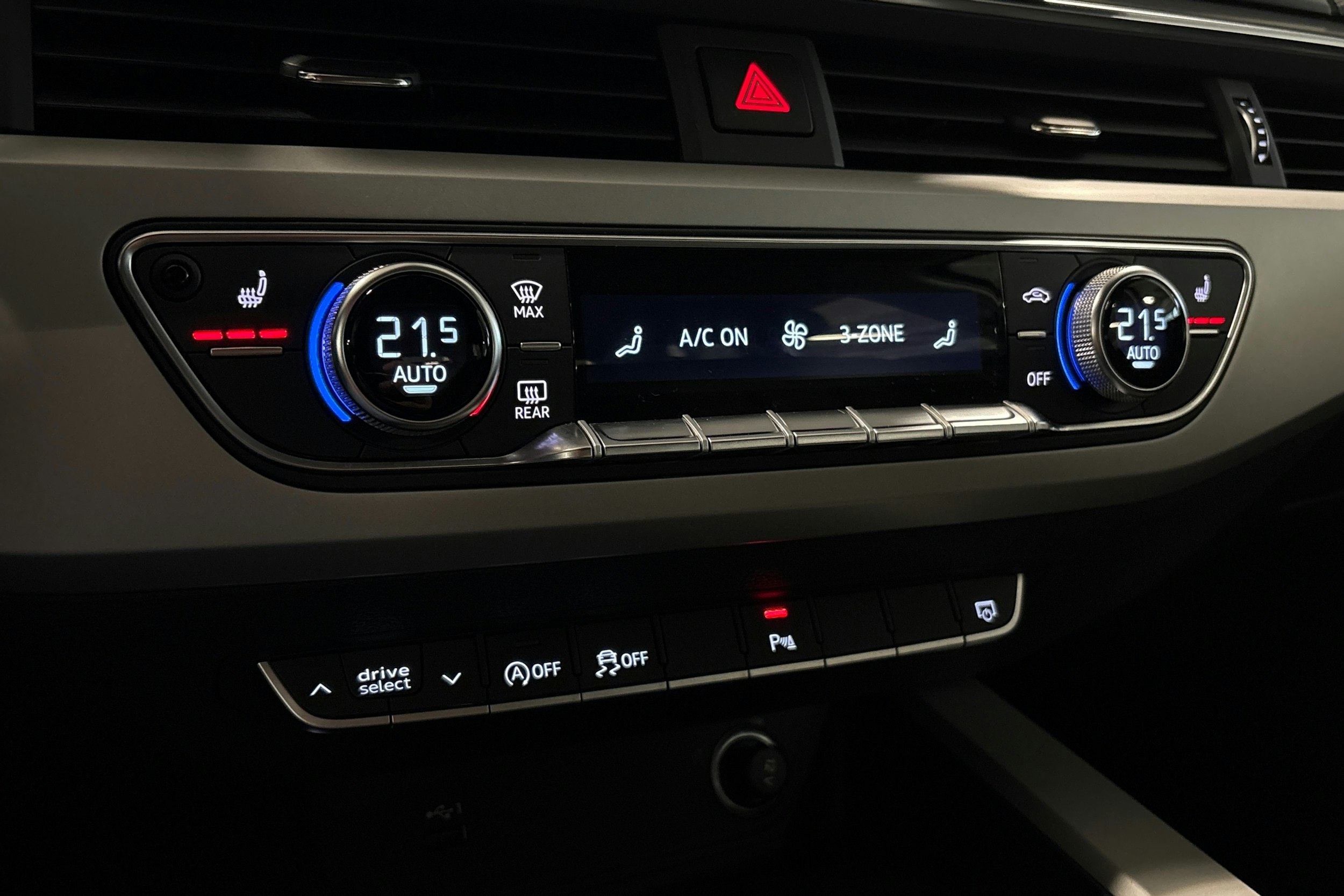 valkoinen Audi A4 2023 kuva 26.